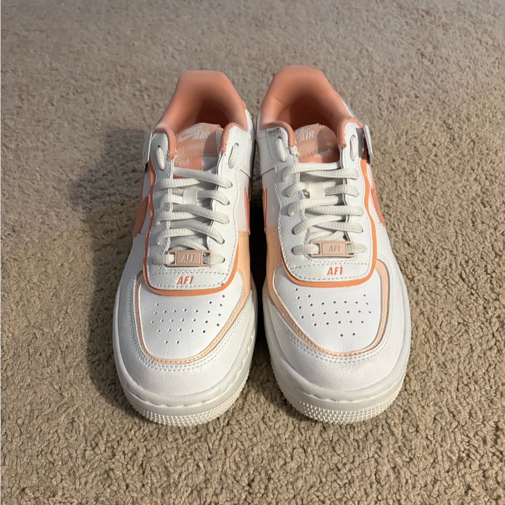 Nike Women's Sneakers - White and Peach